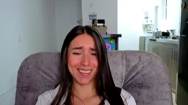 Adhara Kitten online show from April 17, 2026, 1:25 pm