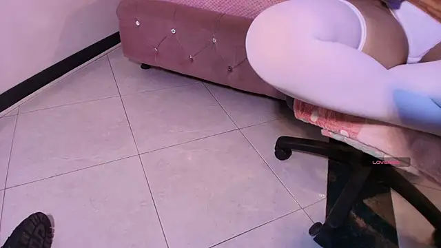 Terraelowen online show from November 9, 2025, 11:41 am