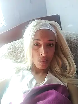 catrina love online show from September 13, 2025, 9:58 pm