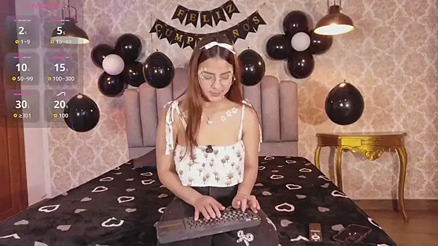 Snapshot of angeles_azul chatting on April 22, 2026, 5:58 pm angeles azul online show from April 22, 2026, 5:58 pm