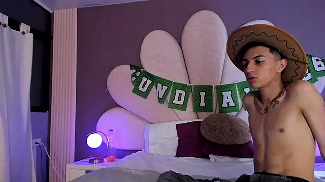 NickandAbby  online show from July 1, 2026, 3:52 am