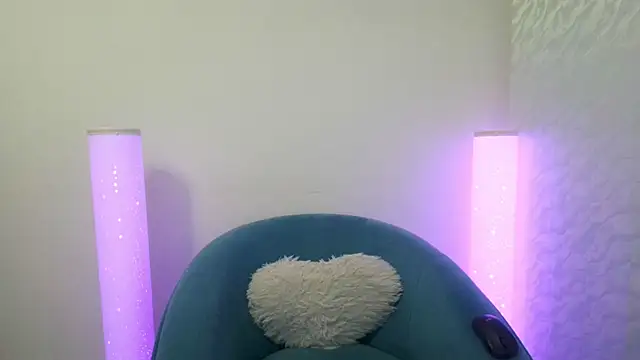 AlanaMilani  online show from February 25, 2026, 8:51 pm