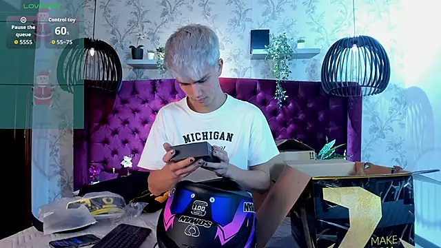 nicktorn online show from December 4, 2025, 12:47 pm