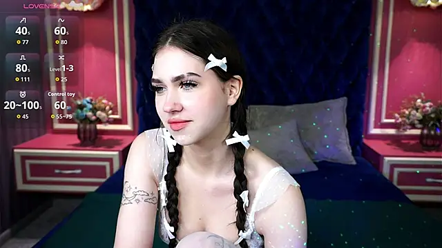 Snapshot of RuthandJess chatting on October 2, 2025, 8:49 pm RuthandJess online show from October 2, 2025, 8:49 pm