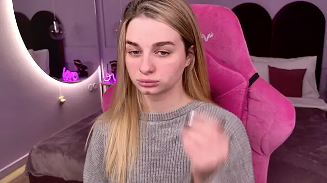 SweetyLicky online show from December 14, 2025, 4:01 pm