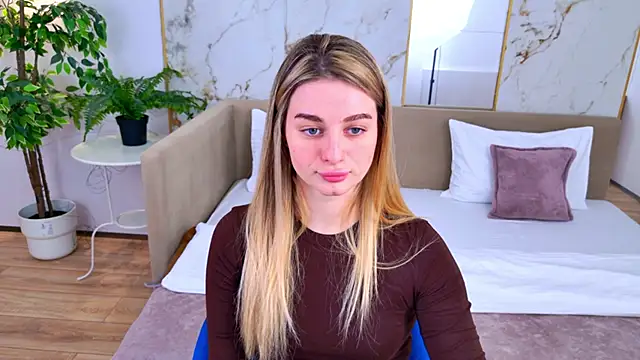 SweetyLicky online show from March 9, 2026, 4:11 pm