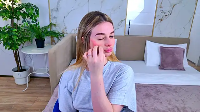 SweetyLicky online show from March 15, 2026, 4:13 pm