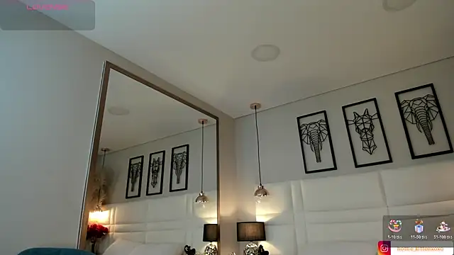 Viollet xoxo online show from November 8, 2025, 7:34 pm