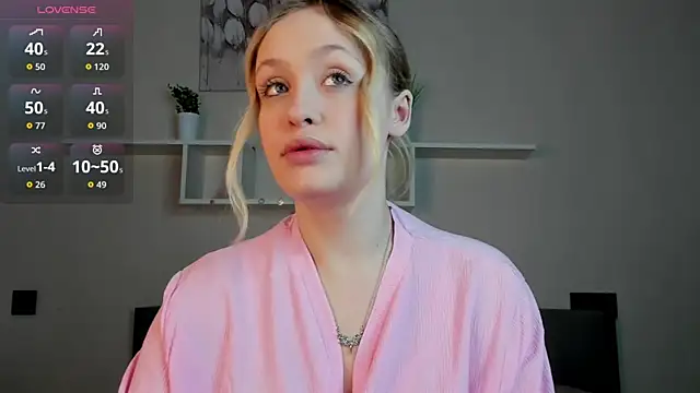 Julliakoill online show from November 16, 2025, 6:52 am