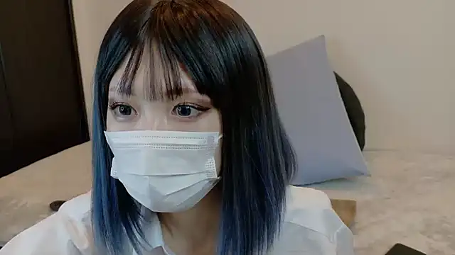 sarina at online show from March 17, 2026, 4:28 am