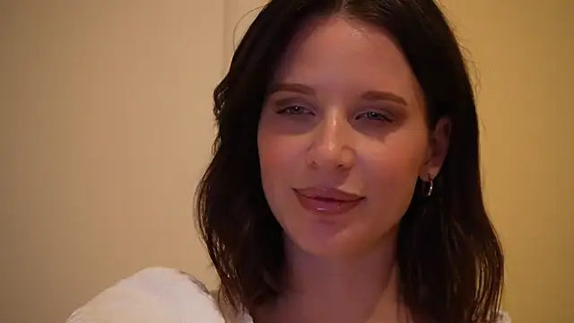 ellaa91 online show from June 9, 2026, 5:57 pm