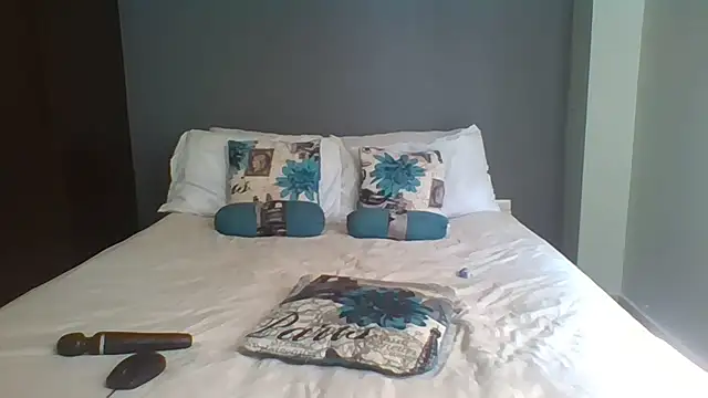 CouplesX96xx online show from April 7, 2026, 10:15 am