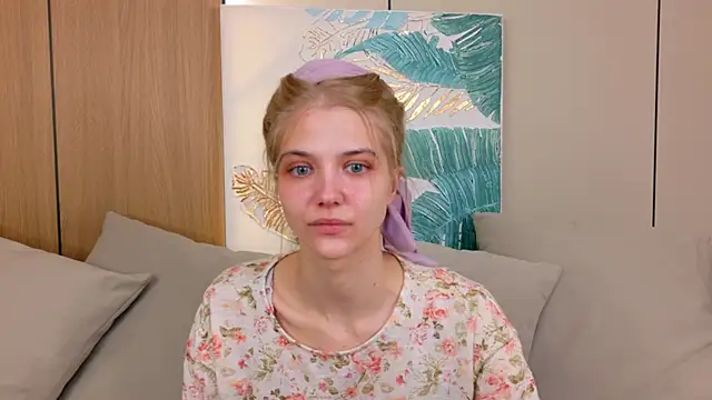 4example Chloe online show from May 13, 2026, 5:27 am