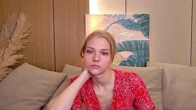 4example Chloe online show from May 22, 2026, 5:25 am