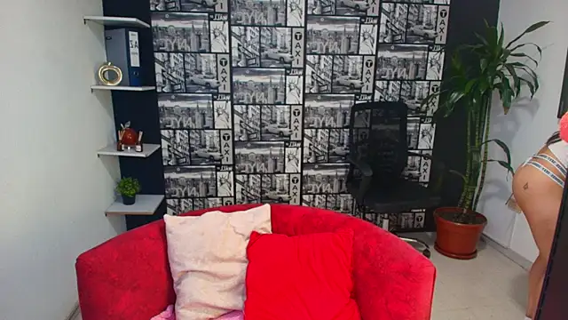 DanielaMonroe online show from May 15, 2026, 7:54 pm