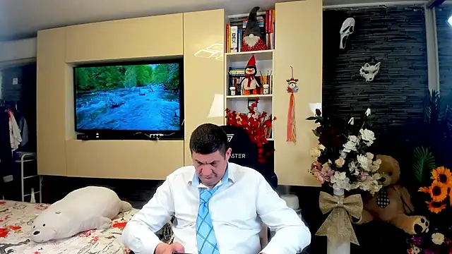 SpartacusDaddy48 online show from April 16, 2026, 10:45 pm