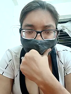 Elie couple143 online show from September 25, 2025, 6:33 pm