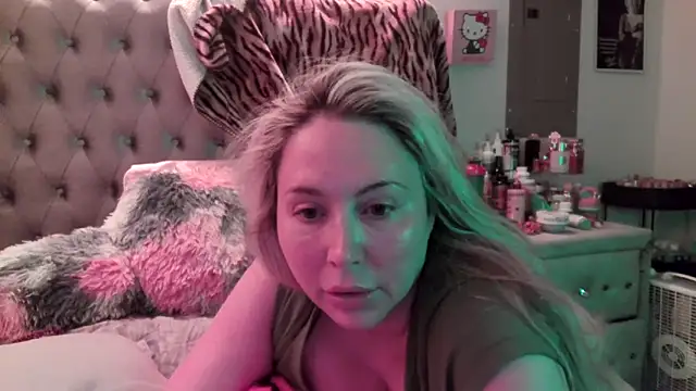 BigBoobsBlair online show from October 4, 2025, 7:01 pm