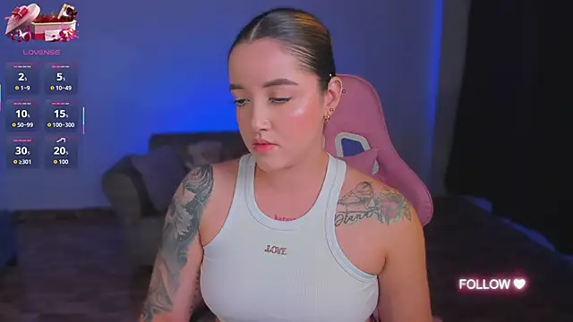 lunaarose online show from September 17, 2025, 4:03 am