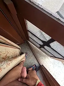 desir3dlund online show from April 14, 2026, 9:15 am