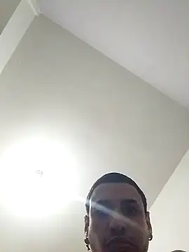 Amorrochyz online show from September 14, 2025, 5:17 am