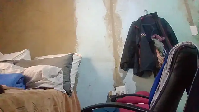 Snapshot of Nicky52 chatting on April 18, 2026, 2:10 pm Nicky52 online show from April 18, 2026, 2:10 pm