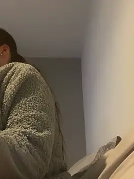 LollyLove  online show from April 14, 2026, 8:04 pm