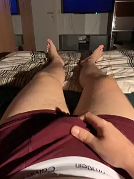 Snapshot of YoungDick004 chatting on October 26, 2025, 9:10 pm YoungDick004 online show from October 26, 2025, 9:10 pm