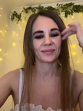 LucieMack online show from April 15, 2026, 7:58 pm