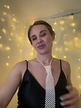 Snapshot of LucieMack chatting on June 29, 2026, 5:46 pm LucieMack online show from June 29, 2026, 5:46 pm