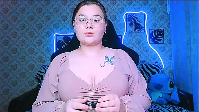 InLoveWithLife26 online show from November 13, 2025, 8:08 pm