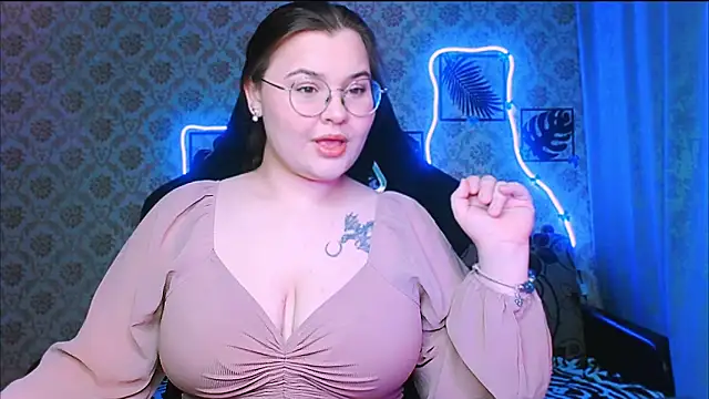 InLoveWithLife26 online show from February 4, 2026, 8:14 pm