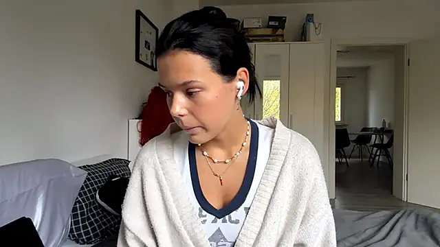 MaydaCornwall online show from October 25, 2025, 7:05 am