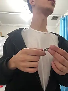 HitShelf online show from February 1, 2026, 4:49 pm