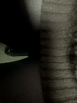 HiddenHoneyLDN online show from November 14, 2025, 1:54 pm