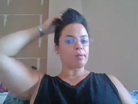 ITALIANASISIXX online show from July 5, 2026, 7:37 am