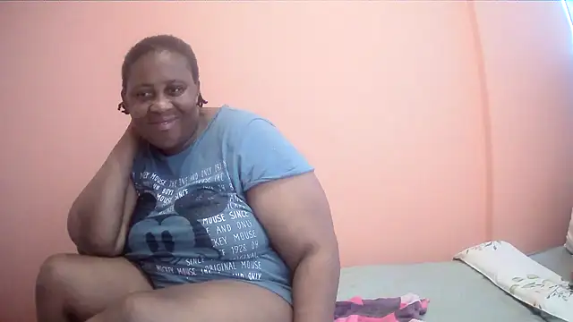 HUGEASSXXXXX online show from October 22, 2025, 5:19 am