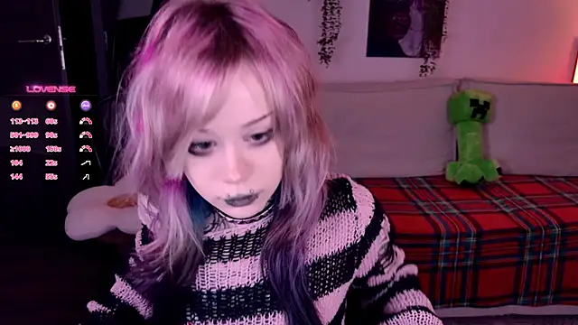 Lollyshy online show from November 16, 2025, 10:32 am