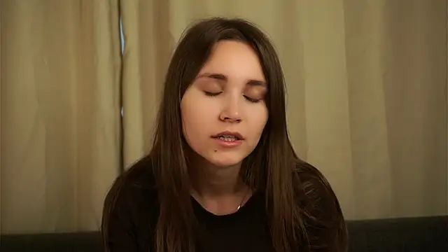 EthalFlowers online show from November 2, 2025, 1:19 am