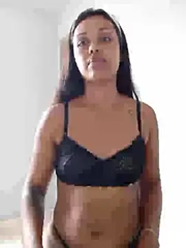 indiazinhabella27 online show from February 21, 2026, 3:24 pm