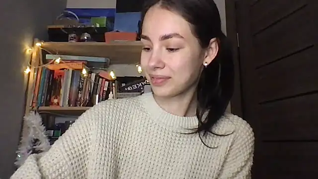 Yuna5343 online show from December 22, 2025, 9:45 pm