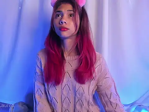 Laurenn 2 online show from October 16, 2025, 5:25 pm