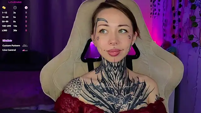 bunnykellyyy online show from April 15, 2026, 5:58 am