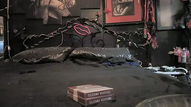 Splash Queen420 online show from February 9, 2026, 2:04 am