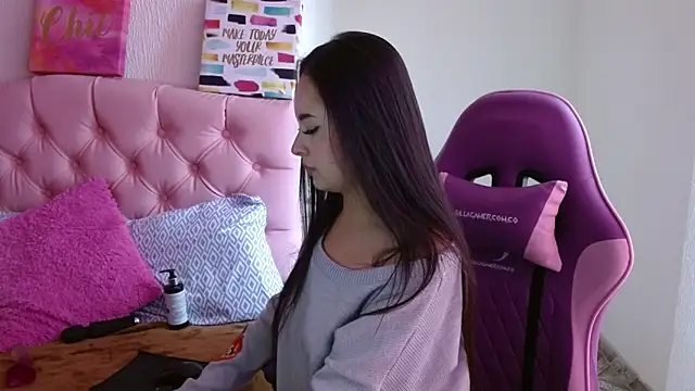 Snapshot of Emma-Flowers chatting on September 29, 2025, 7:30 pm Emma-Flowers online show from September 29, 2025, 7:30 pm