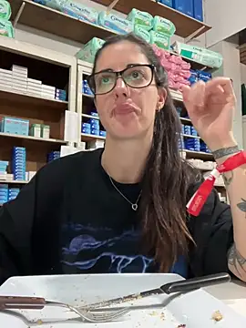 ferchule7 online show from October 1, 2025, 4:46 pm