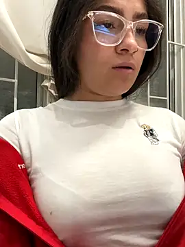 Alyha Cortes online show from November 15, 2025, 12:30 am