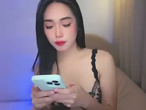 Madmoisellex online show from June 25, 2026, 2:32 pm