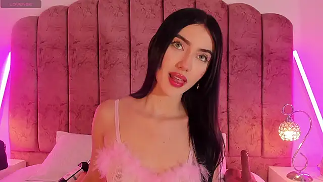 Snapshot of ValeskaZuev1 chatting on October 12, 2025, 7:13 pm ValeskaZuev1 online show from October 12, 2025, 7:13 pm