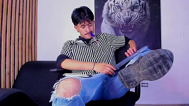 DimitriDeluxe online show from September 18, 2025, 7:16 pm